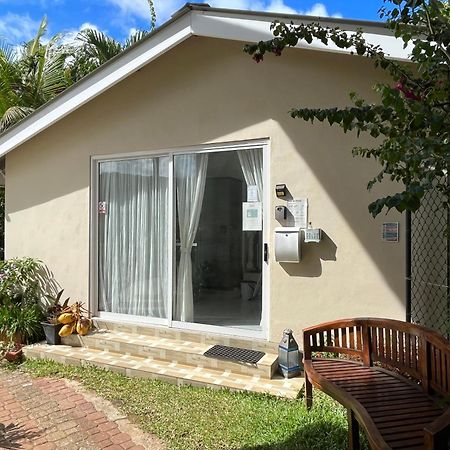 Royal Bay Apartment Anse Royale Exteriör bild